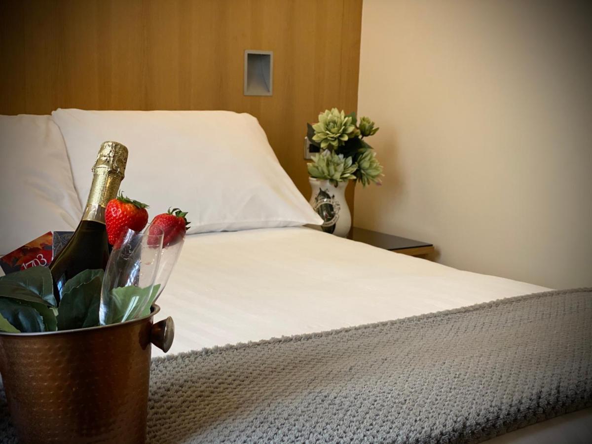 Rooms At 1703 グレンロセス エクステリア 写真