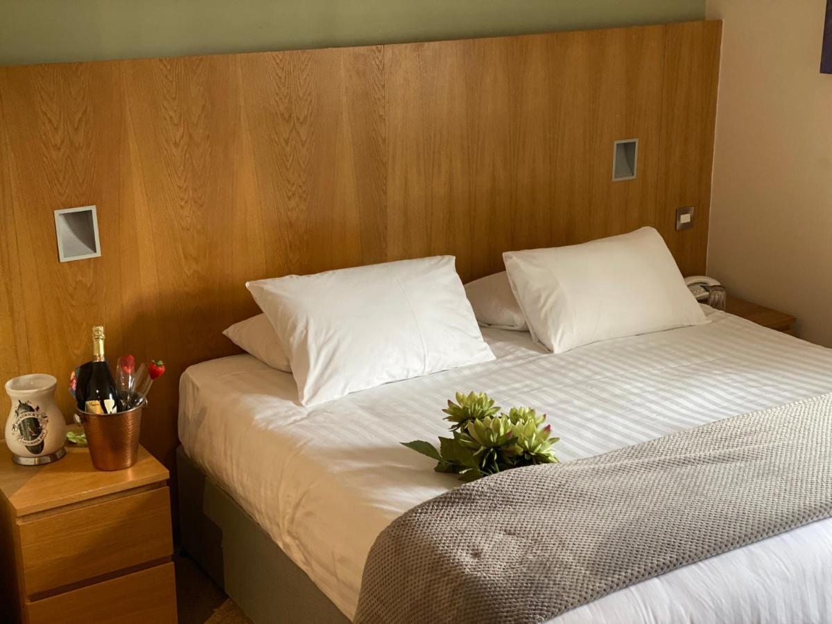 Rooms At 1703 グレンロセス エクステリア 写真