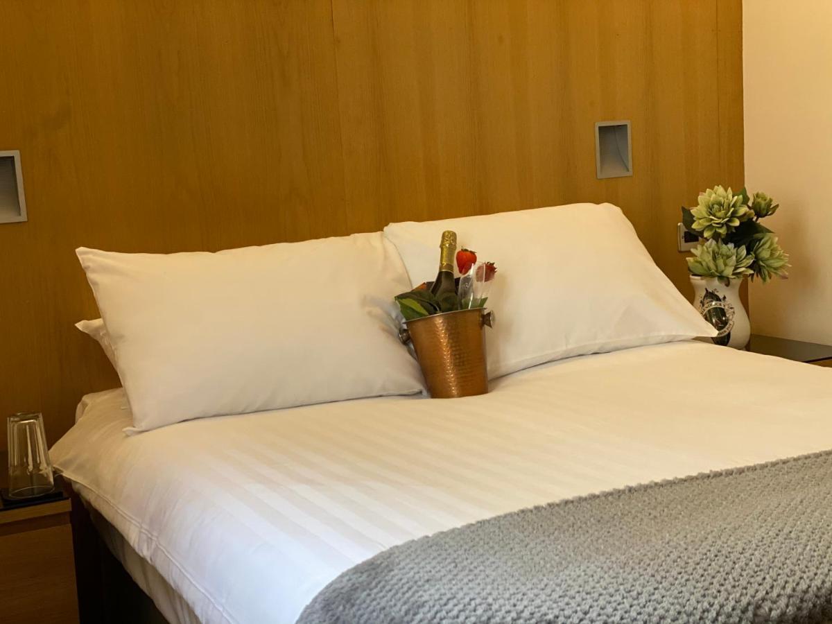 Rooms At 1703 グレンロセス エクステリア 写真